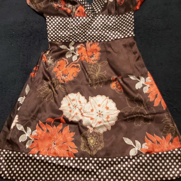 Cute floral and polka dot dress - Picture 4 of 4